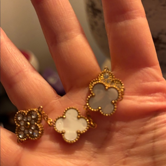 Elegant Mother of pearl Clover Floral Bracelet NWOT - Picture 2 of 6